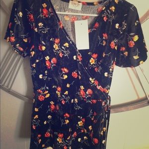 Floral wrap shirt 🌺 Sienna Sky NWT